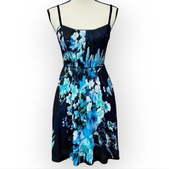 White House Black Market Dresses & Skirts - Sale! White House Black Market Floral Print Dress